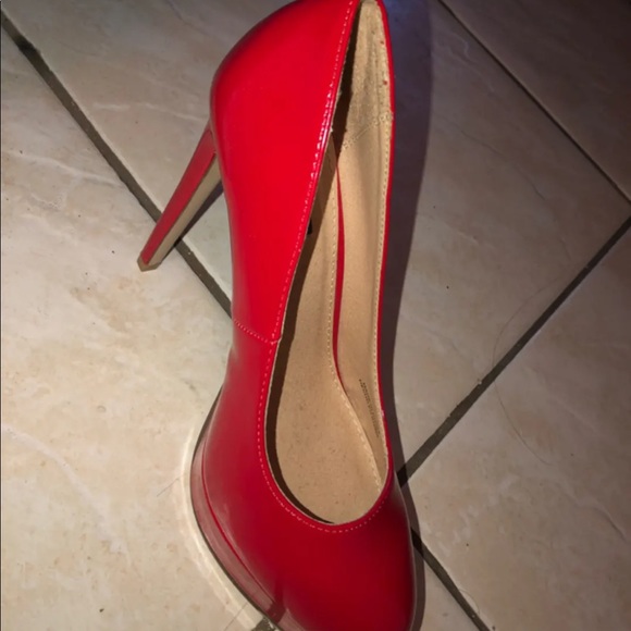 Heels - Picture 2 of 2
